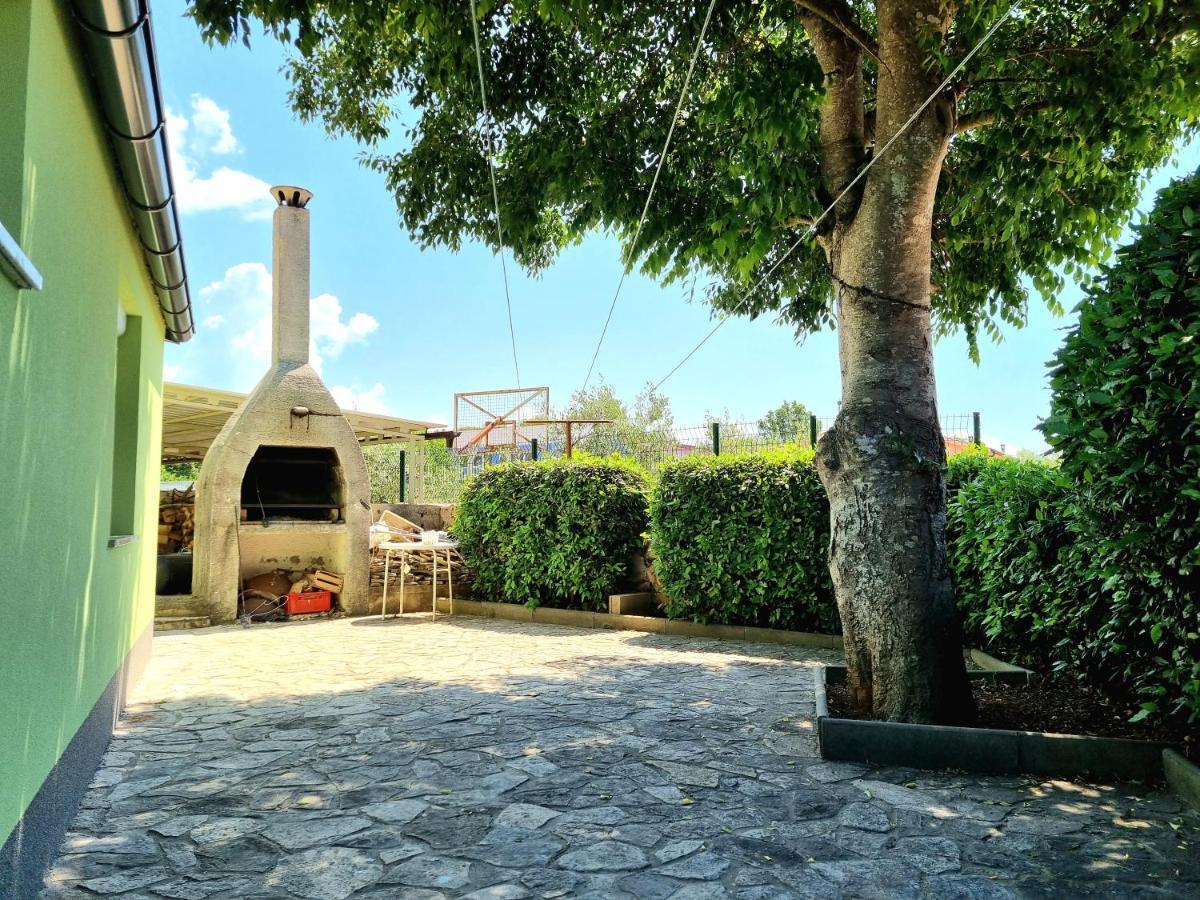 Studio Apartment Lino Skrbčići Bagian luar foto